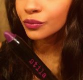 Batom Stila After glow lip color Vivid Violet