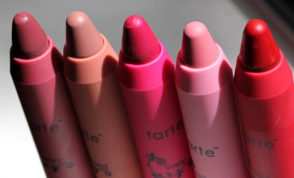 Batom em lapis tarte LipSurgence™ Matte Lip Tint opaco